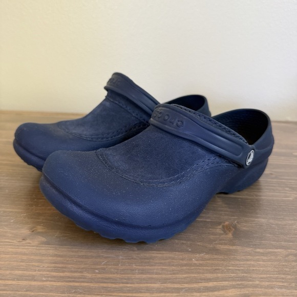 Crocs Women's 7 Navy Blue Suede Slip On Clogs‎ Comfort Shoes - Picture 1 of 8